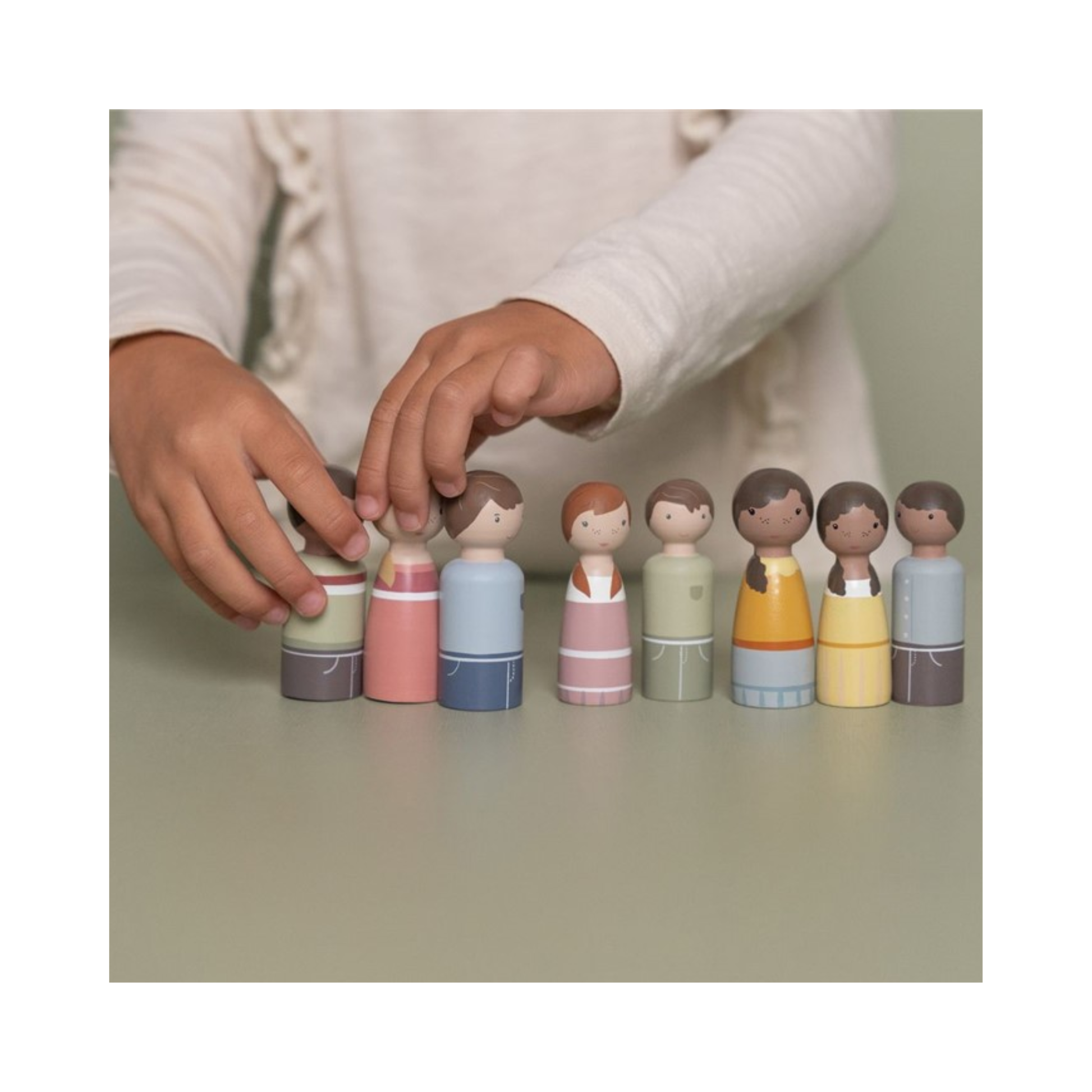 Set Familia Rosa Little Dutch – Muñecos de madera para casa de muñecas