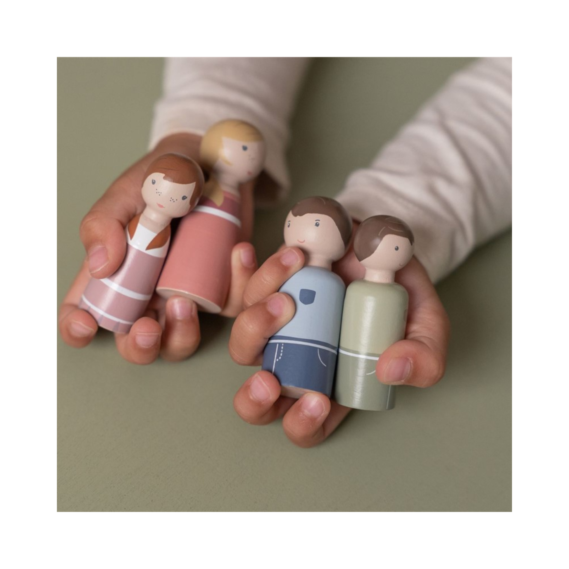 Set Familia Rosa Little Dutch – Muñecos de madera para casa de muñecas